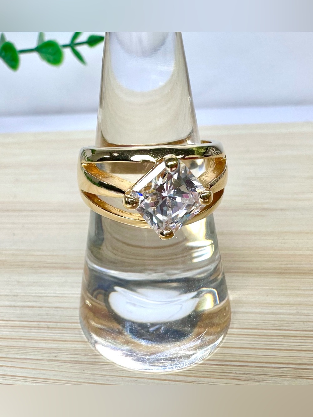 💛Vintage Avon “Princess Style” Ring Gold Plated with CZ Stone - Picture 4 of 8